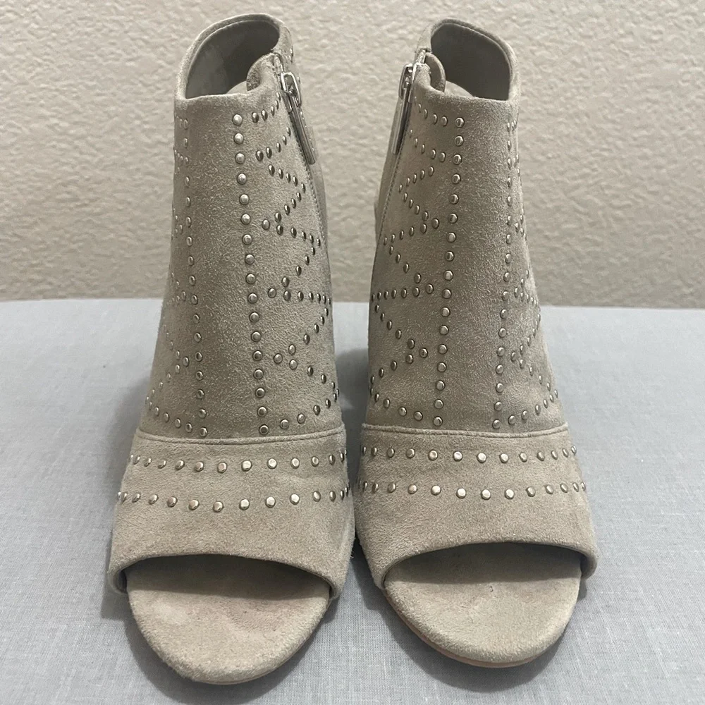 Vince Camuto Block Heel Sandal/ Bootie - Picture 2 of 5